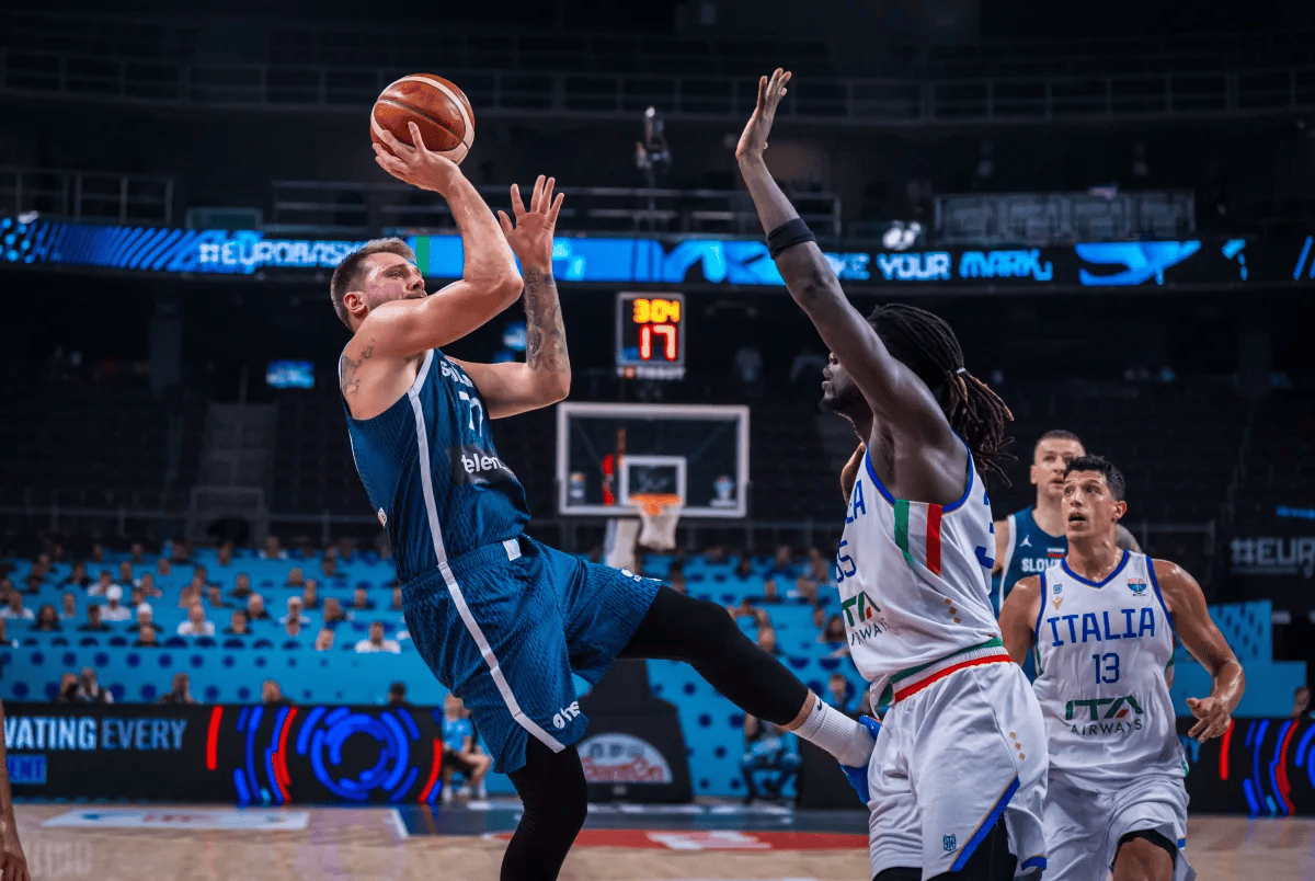 爱游戏官网网页版入口东契奇73分比赛回放全场